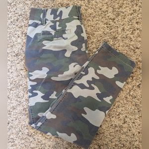 Caslon camo chinos
